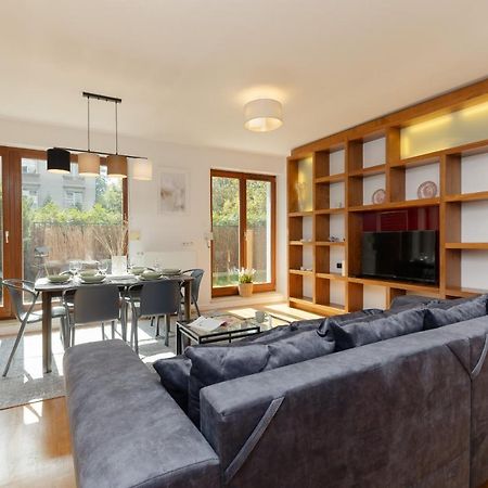 Old Mokotow Spacious Two-Bedroom Apartment By Noclegi Renters Warsawa Bagian luar foto