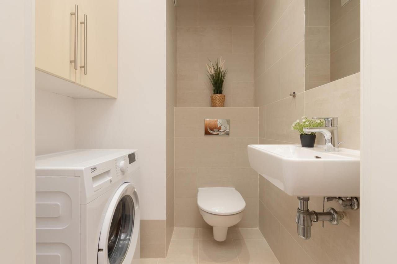 Old Mokotow Spacious Two-Bedroom Apartment By Noclegi Renters Warsawa Bagian luar foto