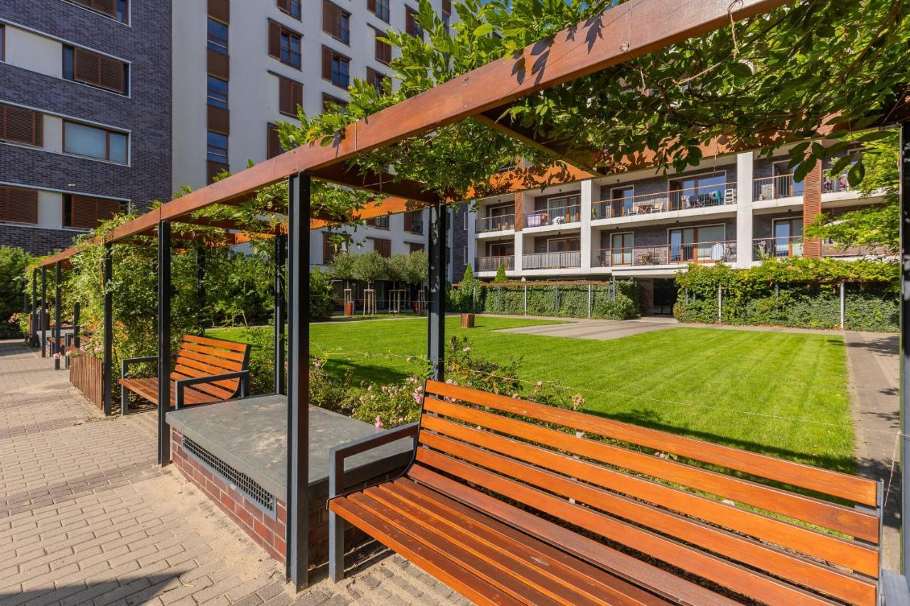 Old Mokotow Spacious Two-Bedroom Apartment By Noclegi Renters Warsawa Bagian luar foto