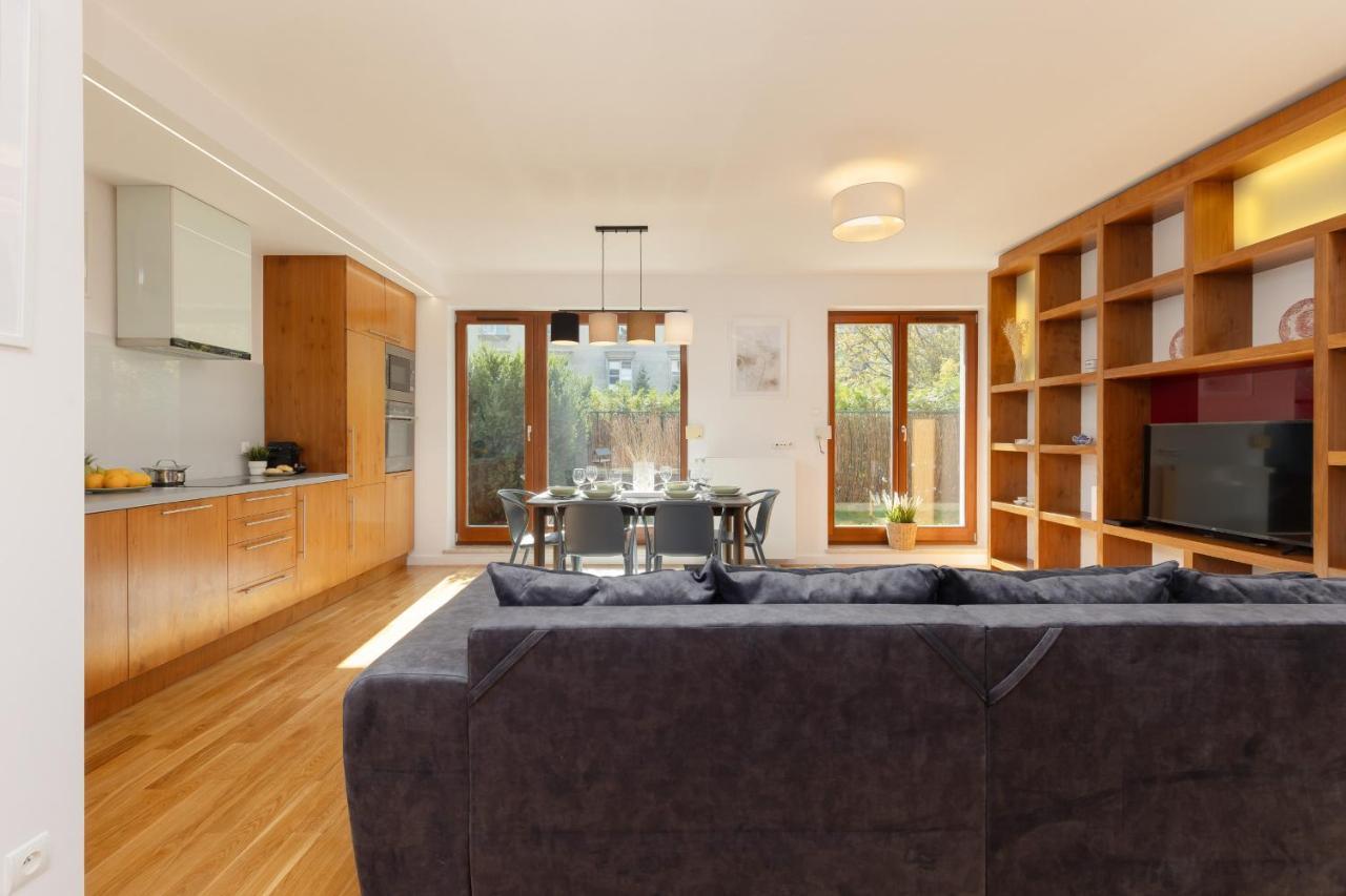 Old Mokotow Spacious Two-Bedroom Apartment By Noclegi Renters Warsawa Bagian luar foto