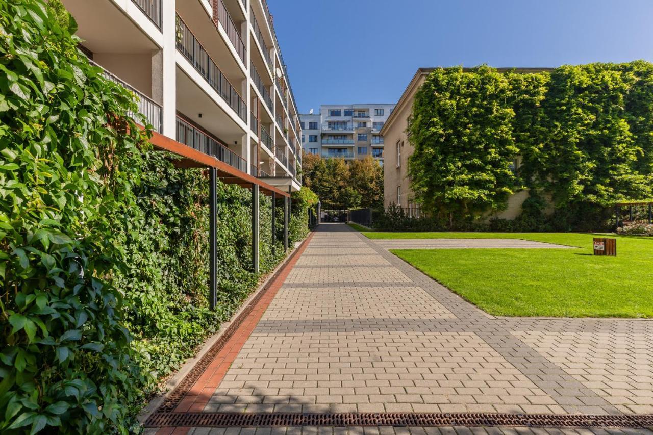 Old Mokotow Spacious Two-Bedroom Apartment By Noclegi Renters Warsawa Bagian luar foto