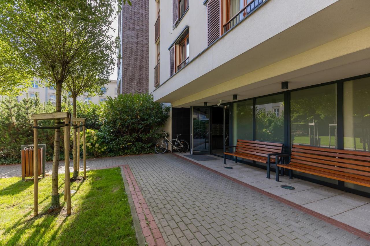 Old Mokotow Spacious Two-Bedroom Apartment By Noclegi Renters Warsawa Bagian luar foto